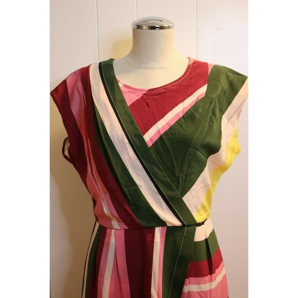 Slate and Willow Dress Size 8 100% Silk Approximate Measurements Chest 21" - Picture 1 of 11